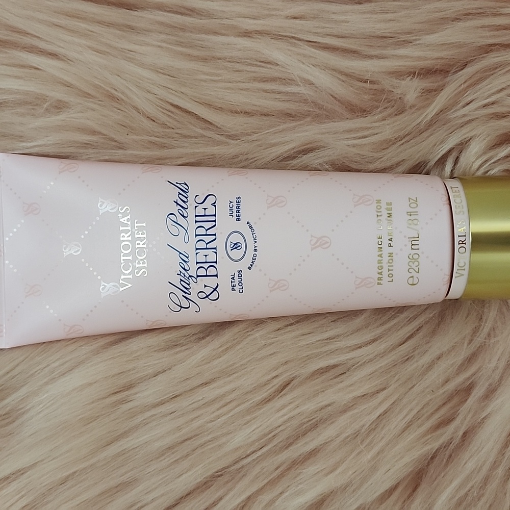 New Listing!! Brand New Victoria's Secret Fragrance Body Lotion